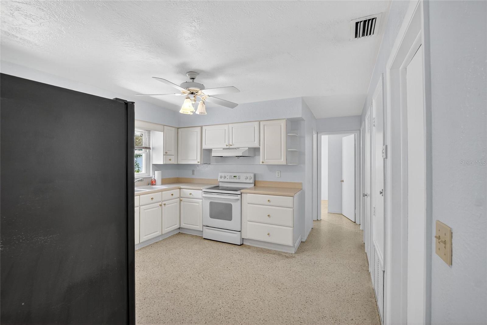 Image 10 of 39 For 2877 32nd Avenue N