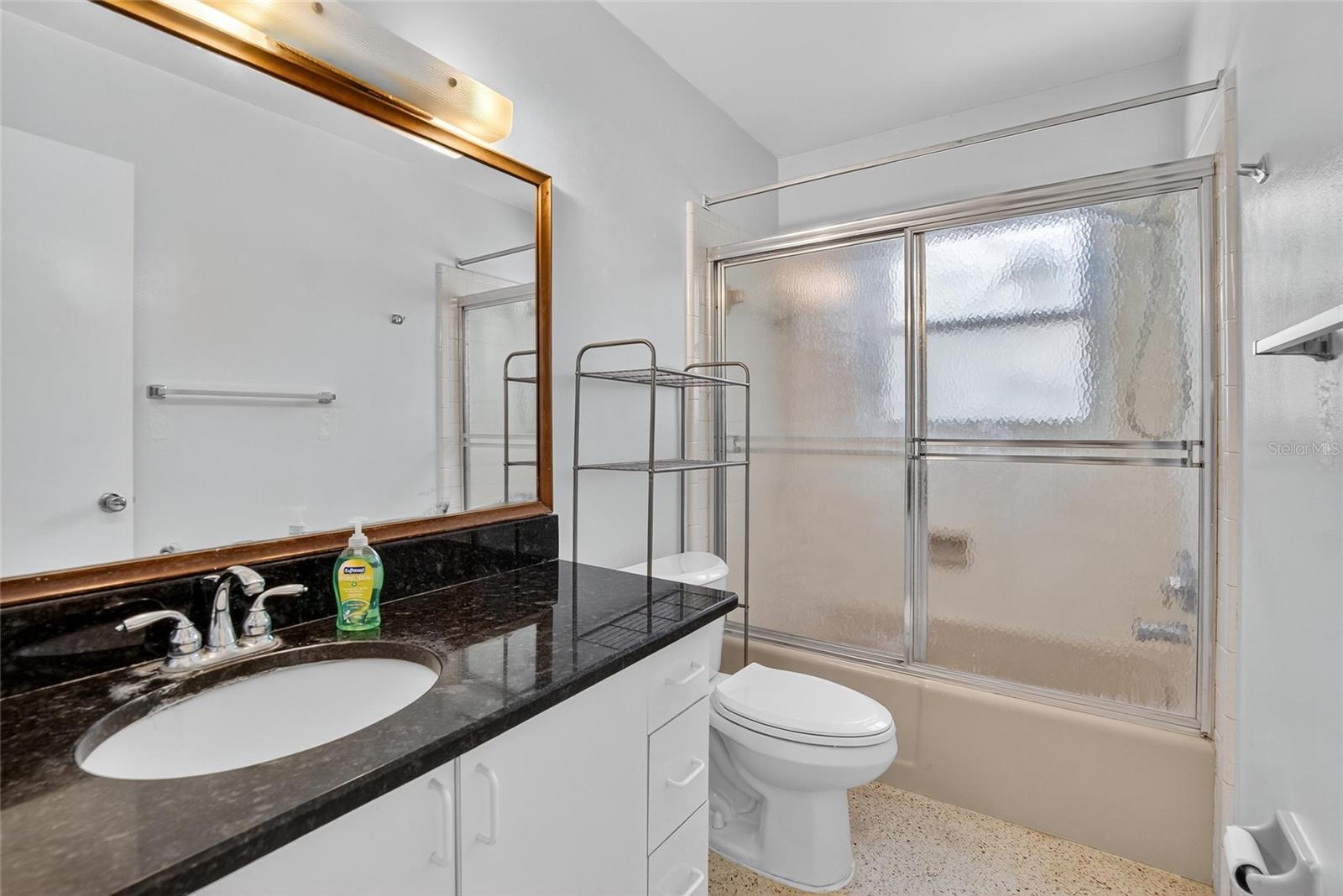 Image 17 of 39 For 2877 32nd Avenue N