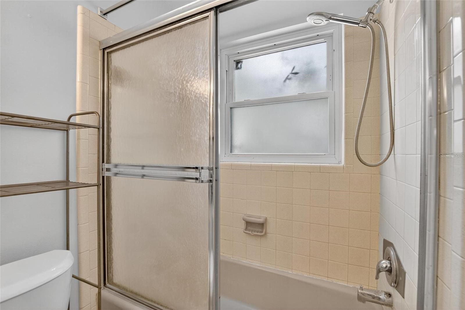 Image 18 of 39 For 2877 32nd Avenue N