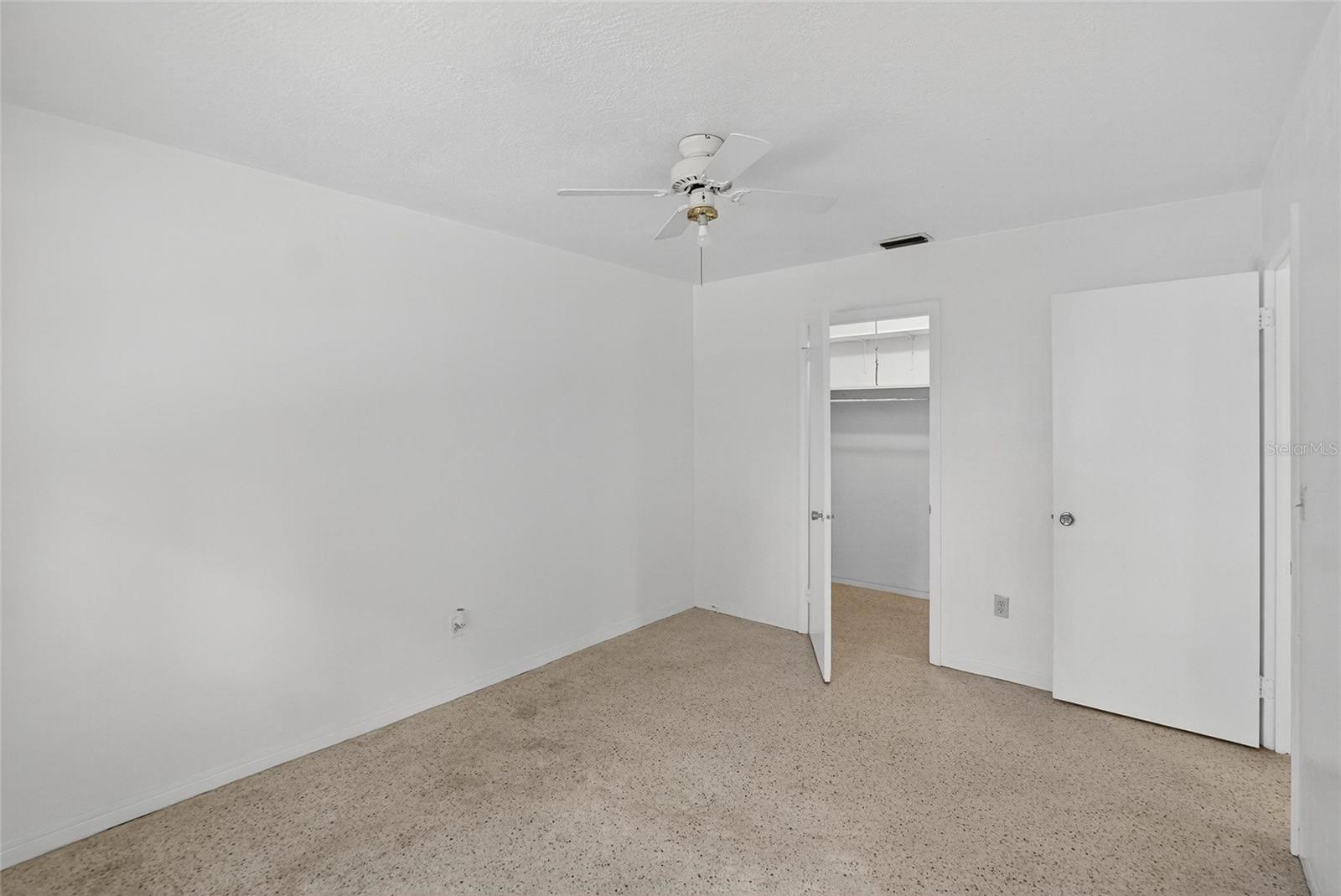 Image 22 of 39 For 2877 32nd Avenue N
