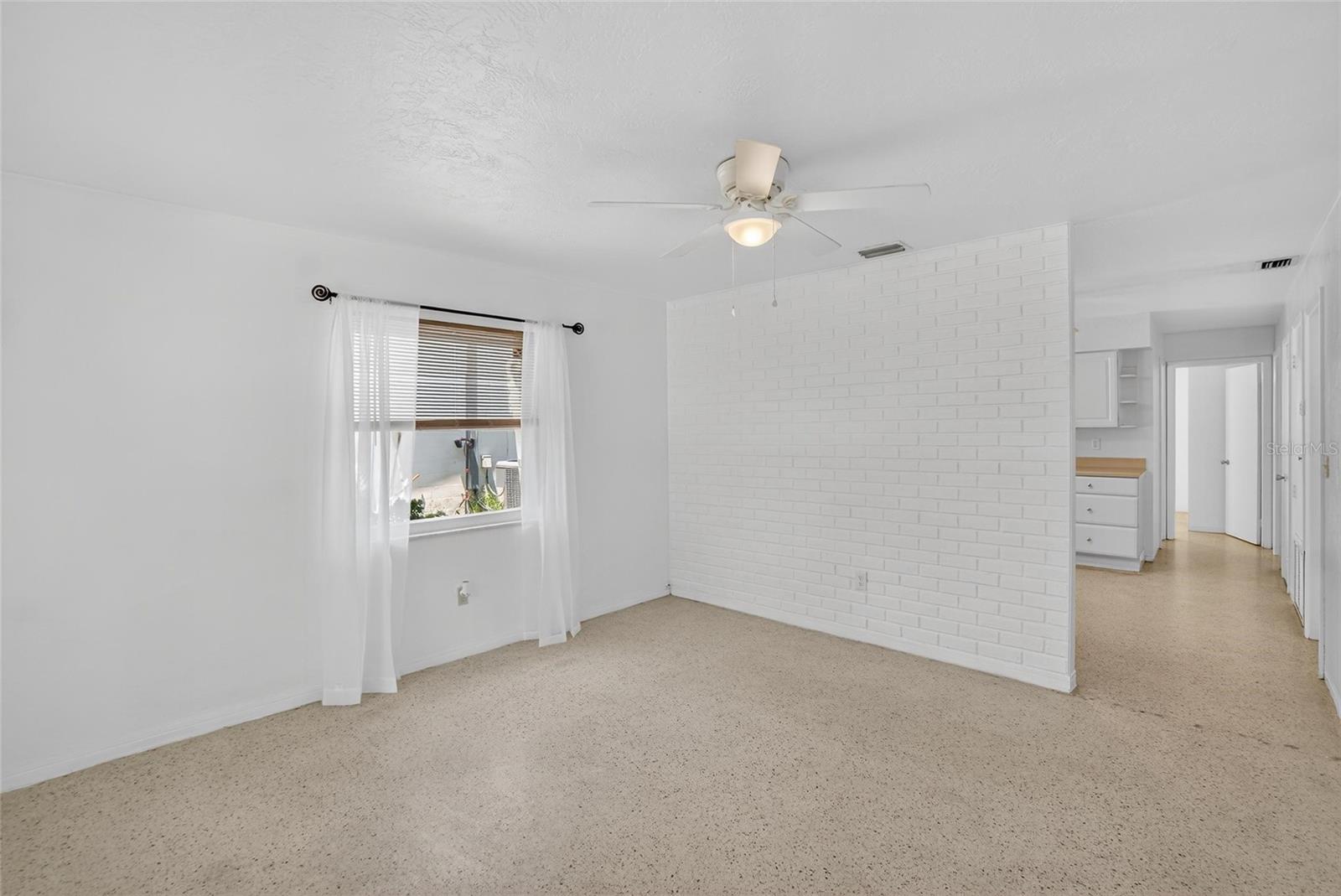 Image 6 of 39 For 2877 32nd Avenue N