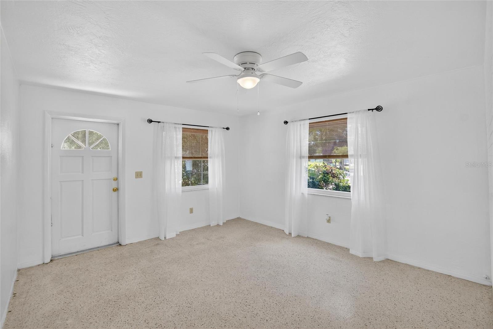 Image 9 of 39 For 2877 32nd Avenue N