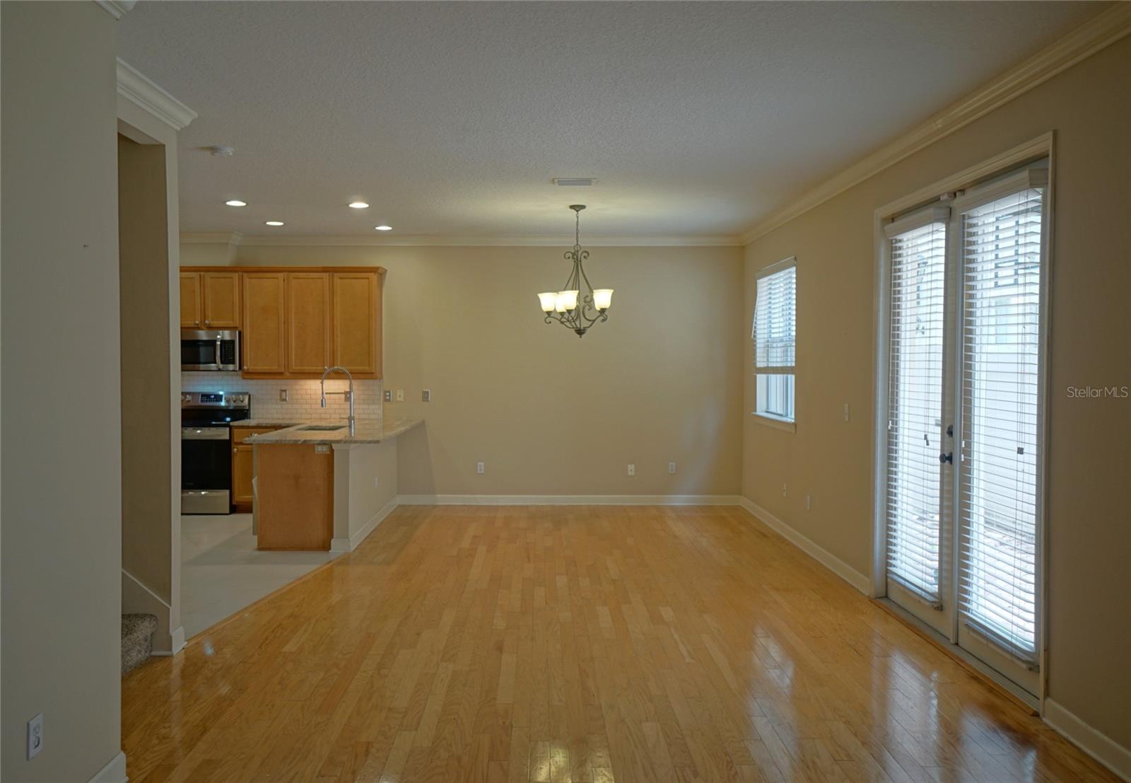 Image 3 of 17 For 111 Melville Avenue 3