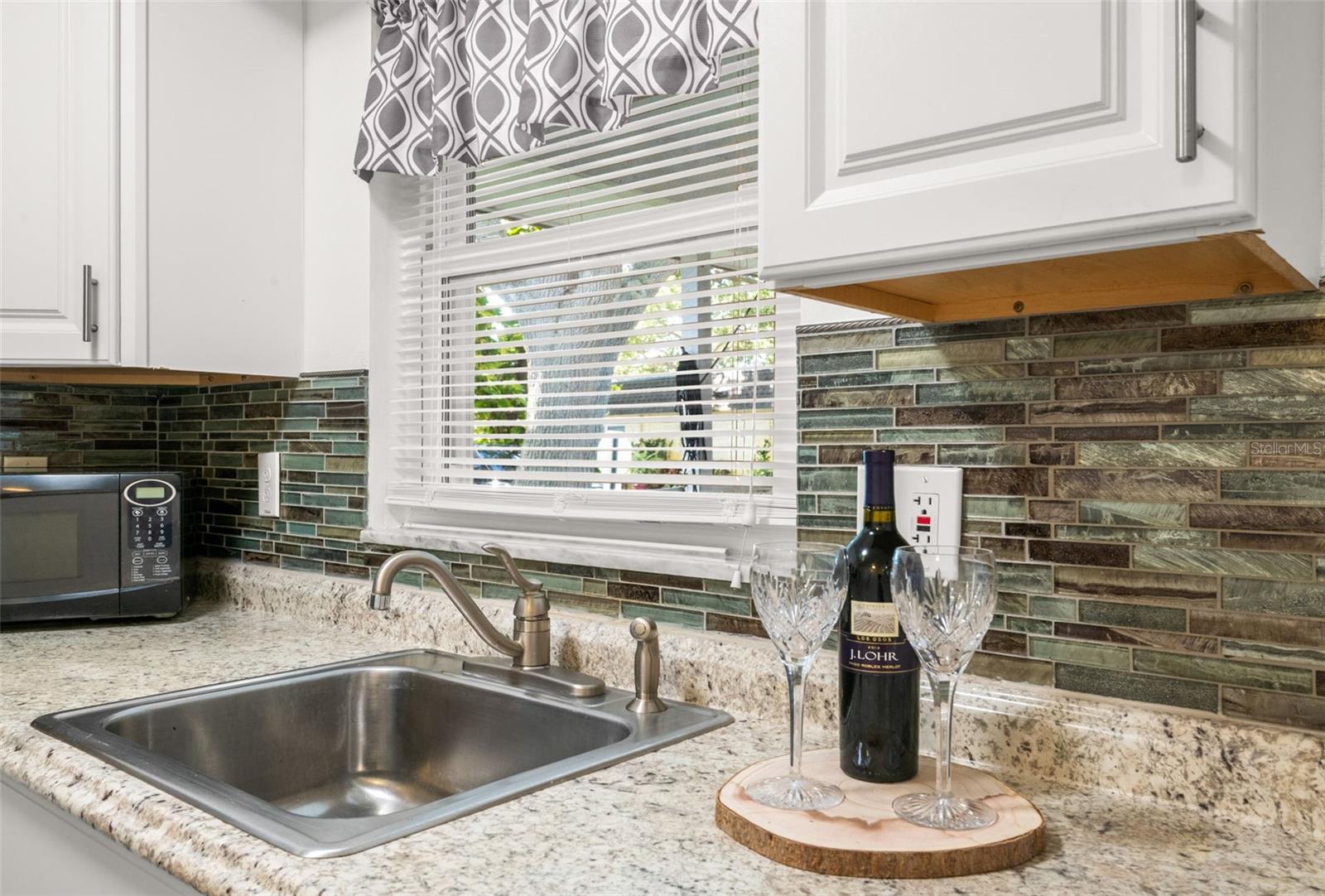 Image 16 of 60 For 883 Sky Loch Drive S