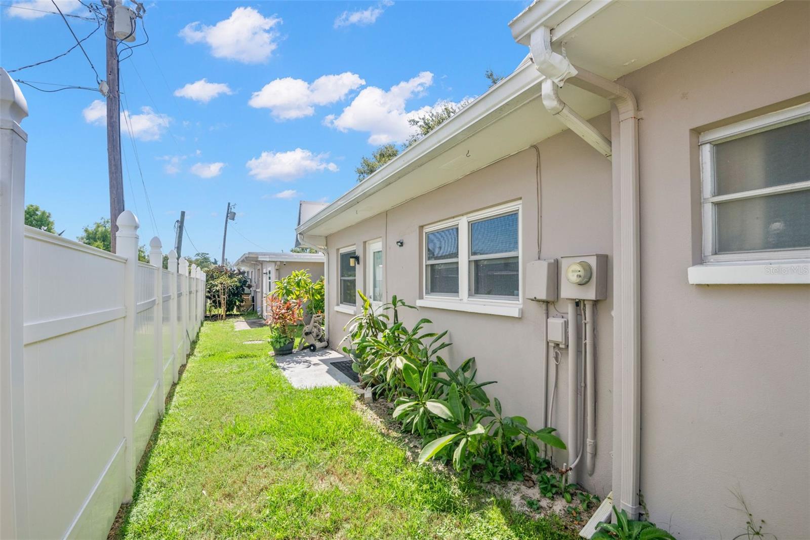 Image 31 of 60 For 883 Sky Loch Drive S