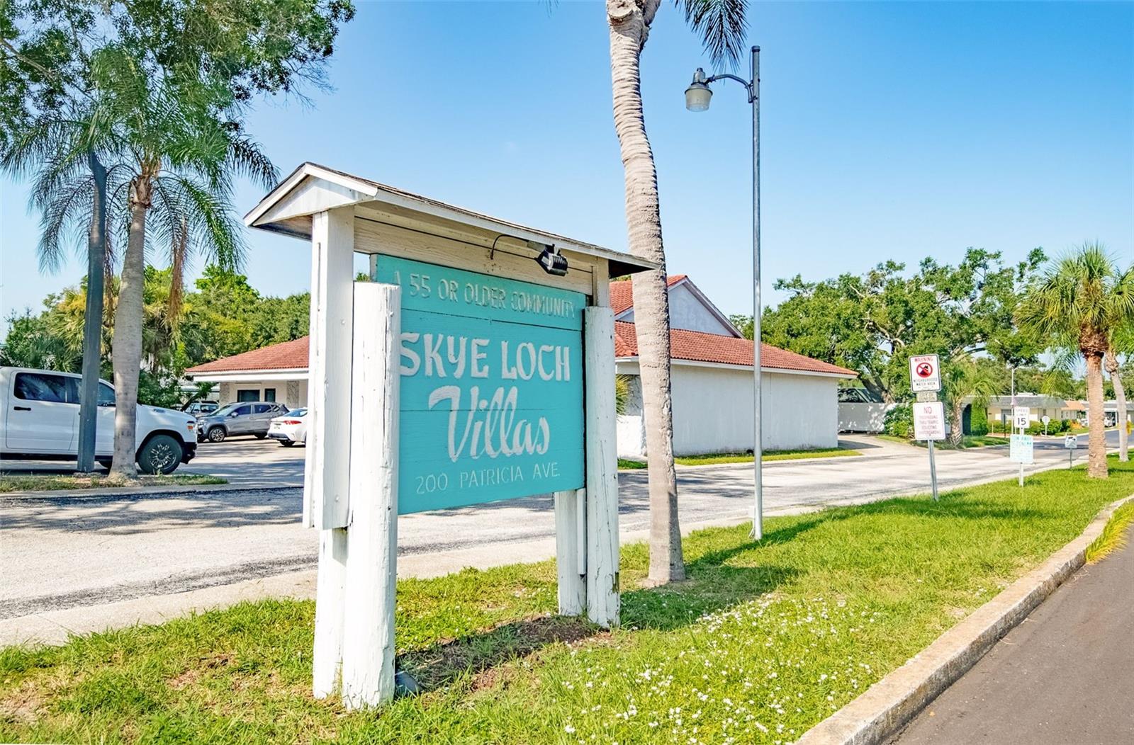 Image 33 of 60 For 883 Sky Loch Drive S