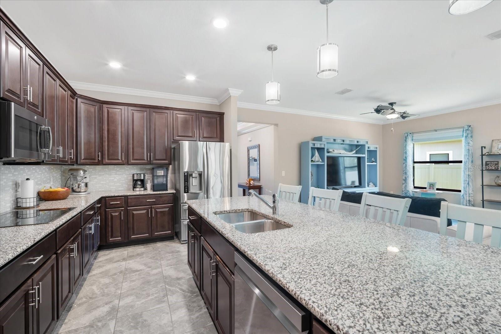 Image 7 of 22 For 7501 37th Avenue E