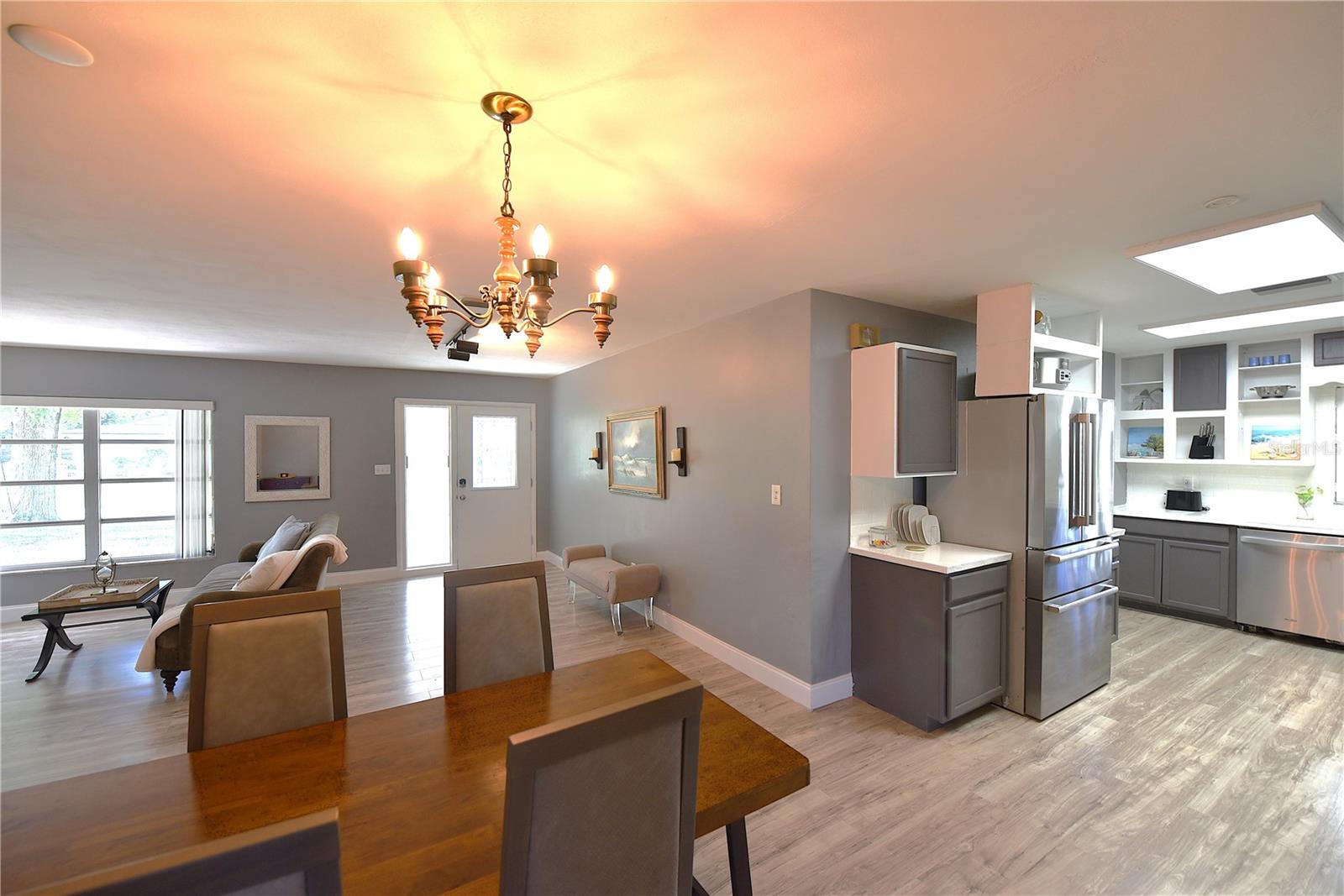 Image 15 of 55 For 1717 Faulds Road S