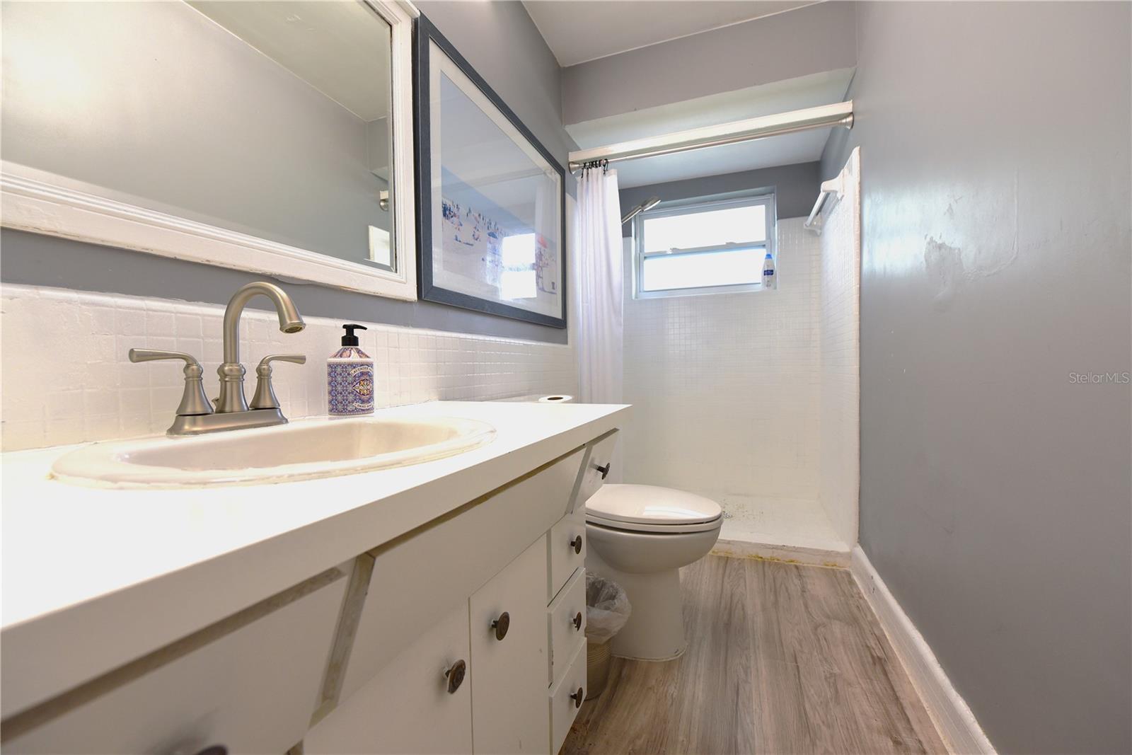 Image 35 of 55 For 1717 Faulds Road S