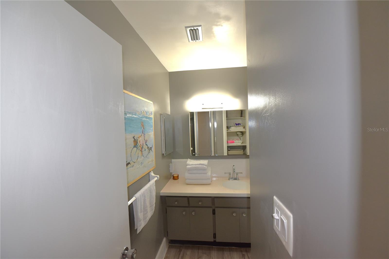Image 38 of 55 For 1717 Faulds Road S