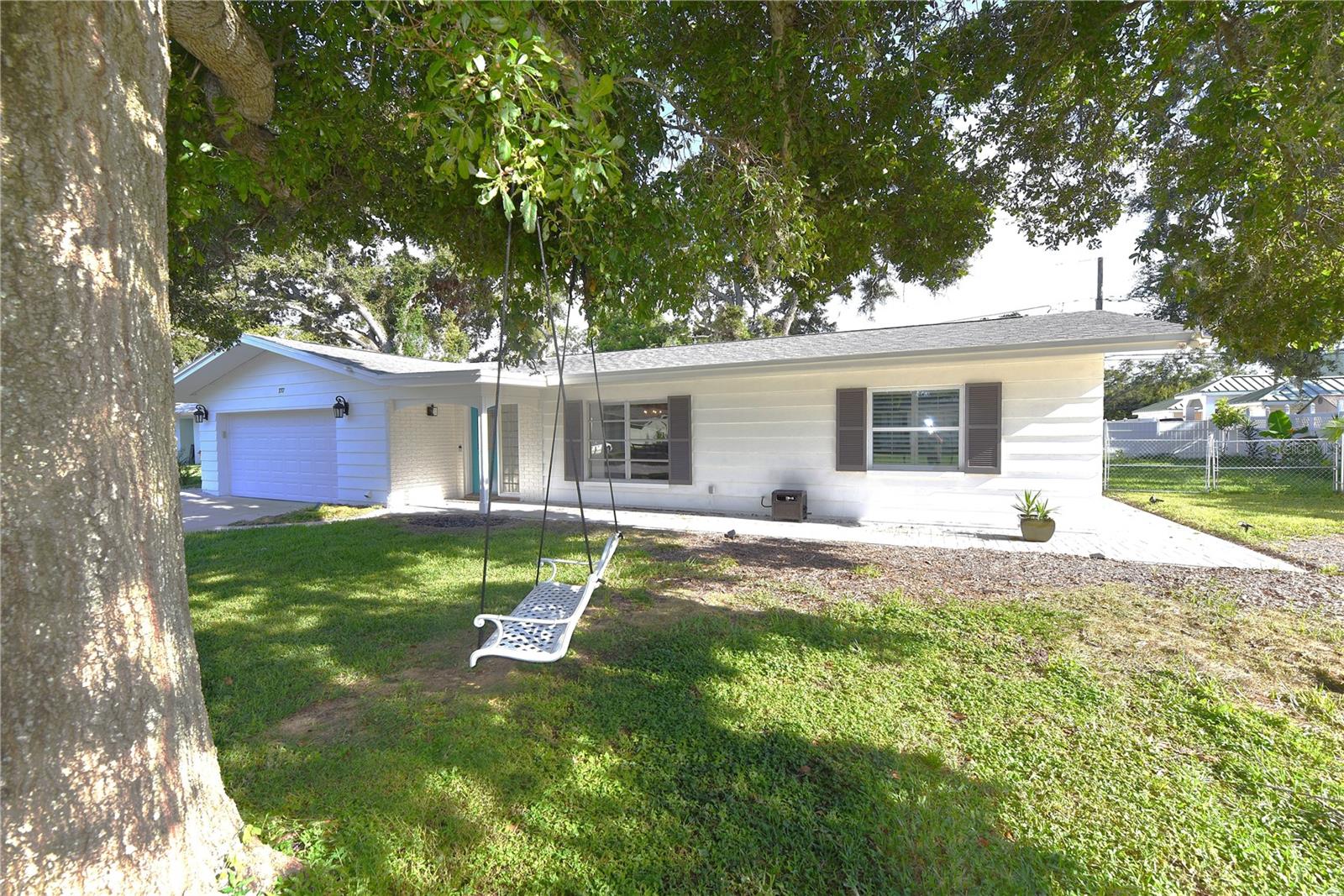 Image 4 of 55 For 1717 Faulds Road S