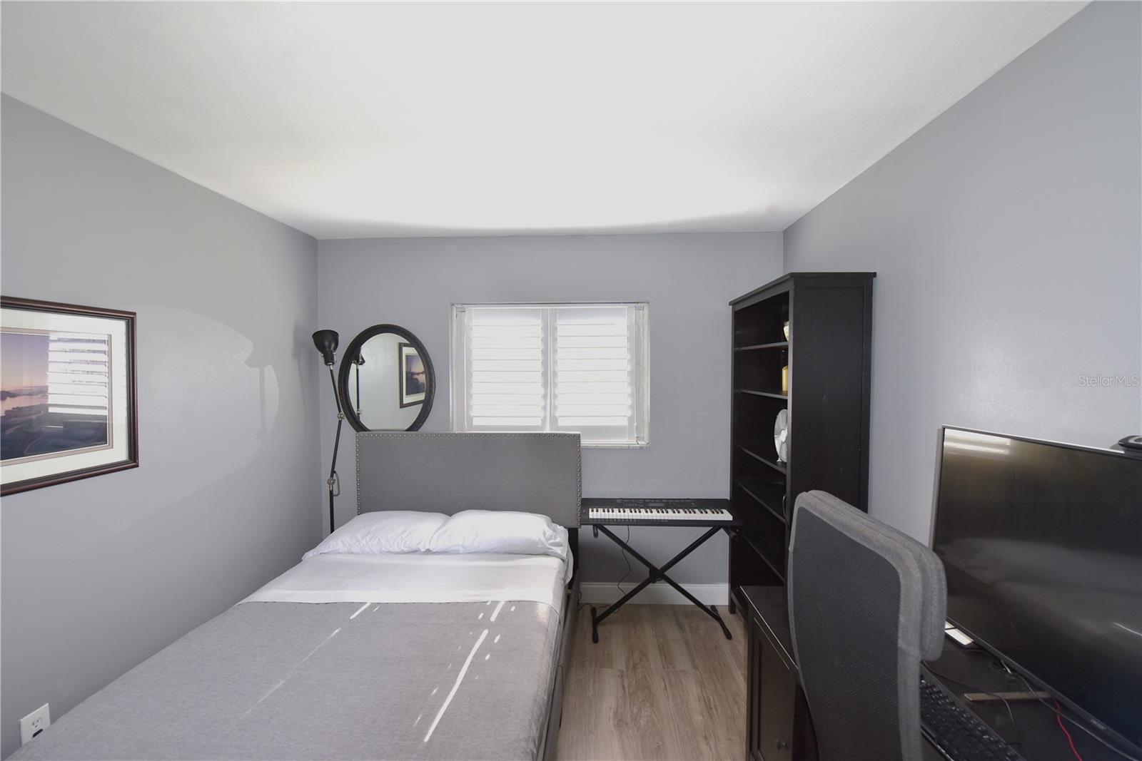 Image 40 of 55 For 1717 Faulds Road S