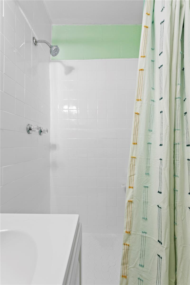 Image 15 of 22 For 1301 Bermuda Boulevard A