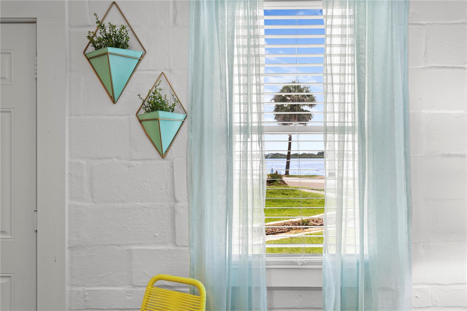 Image 18 of 22 For 1301 Bermuda Boulevard A