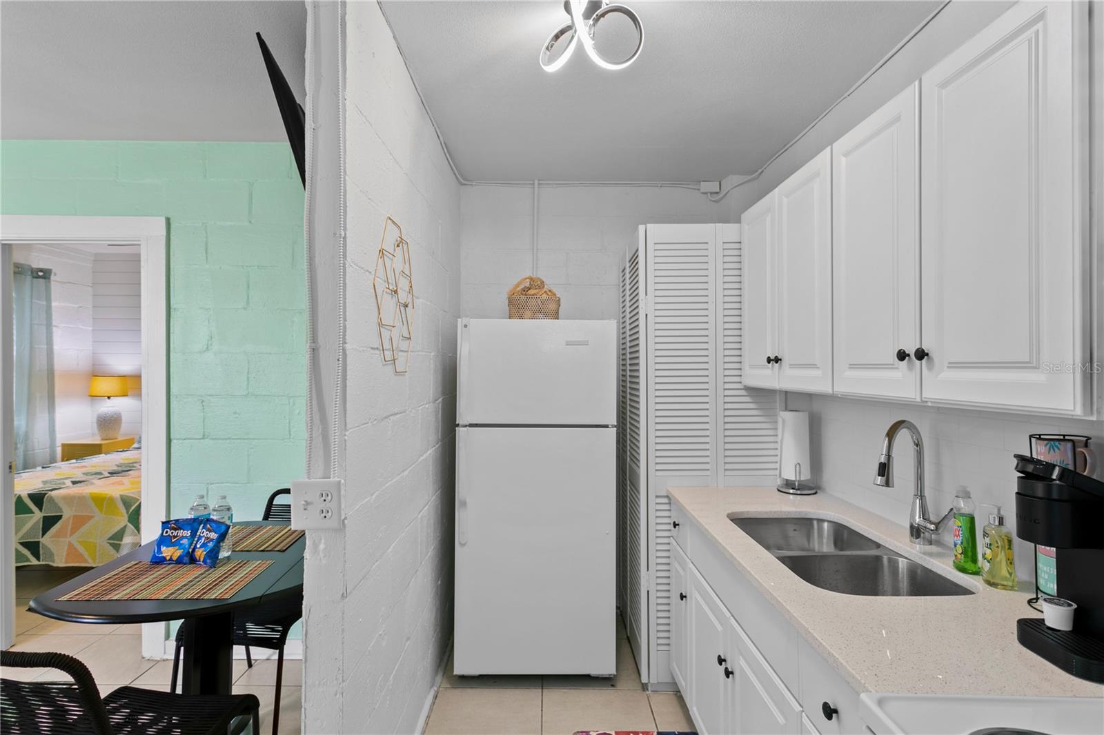 Image 5 of 22 For 1301 Bermuda Boulevard A