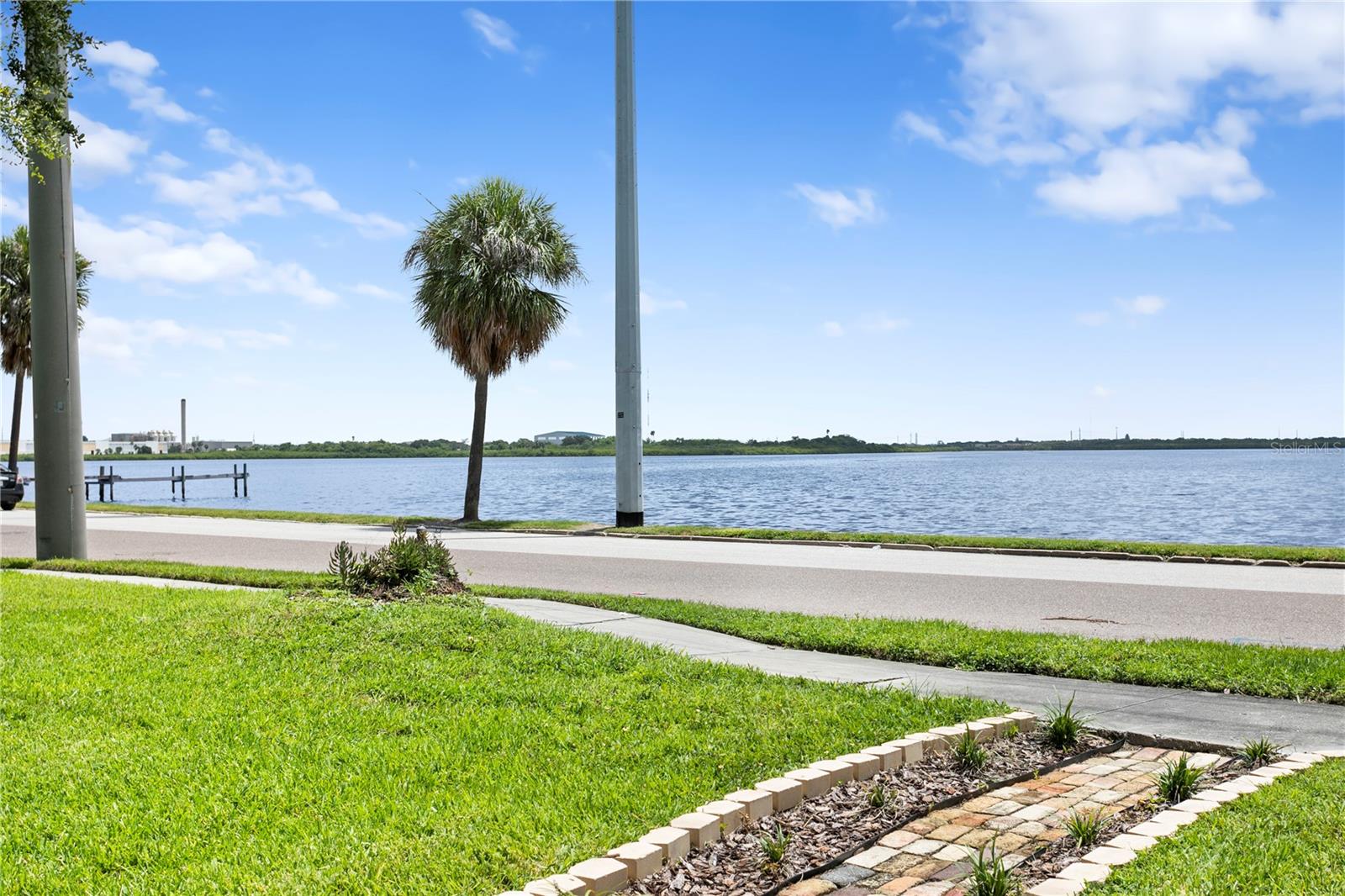 Image 7 of 22 For 1301 Bermuda Boulevard A