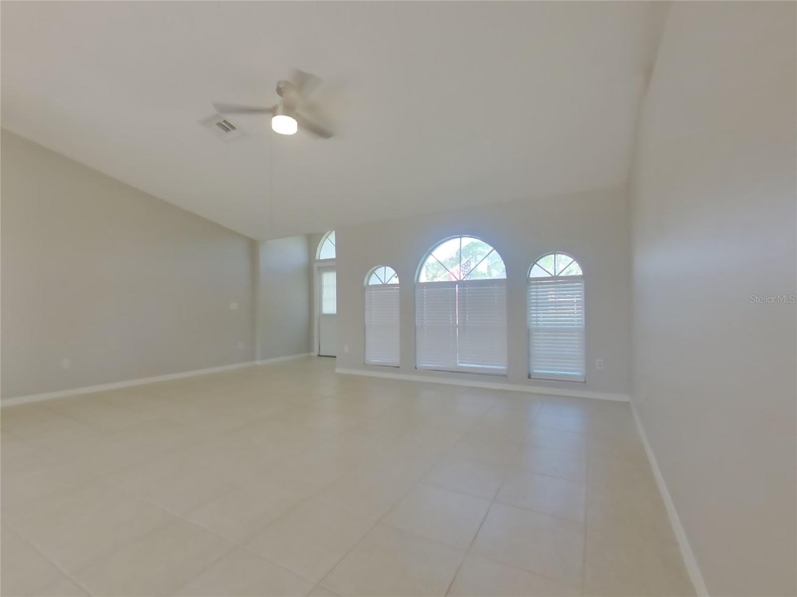 Image 2 of 20 For 2740 Begonia Terrace