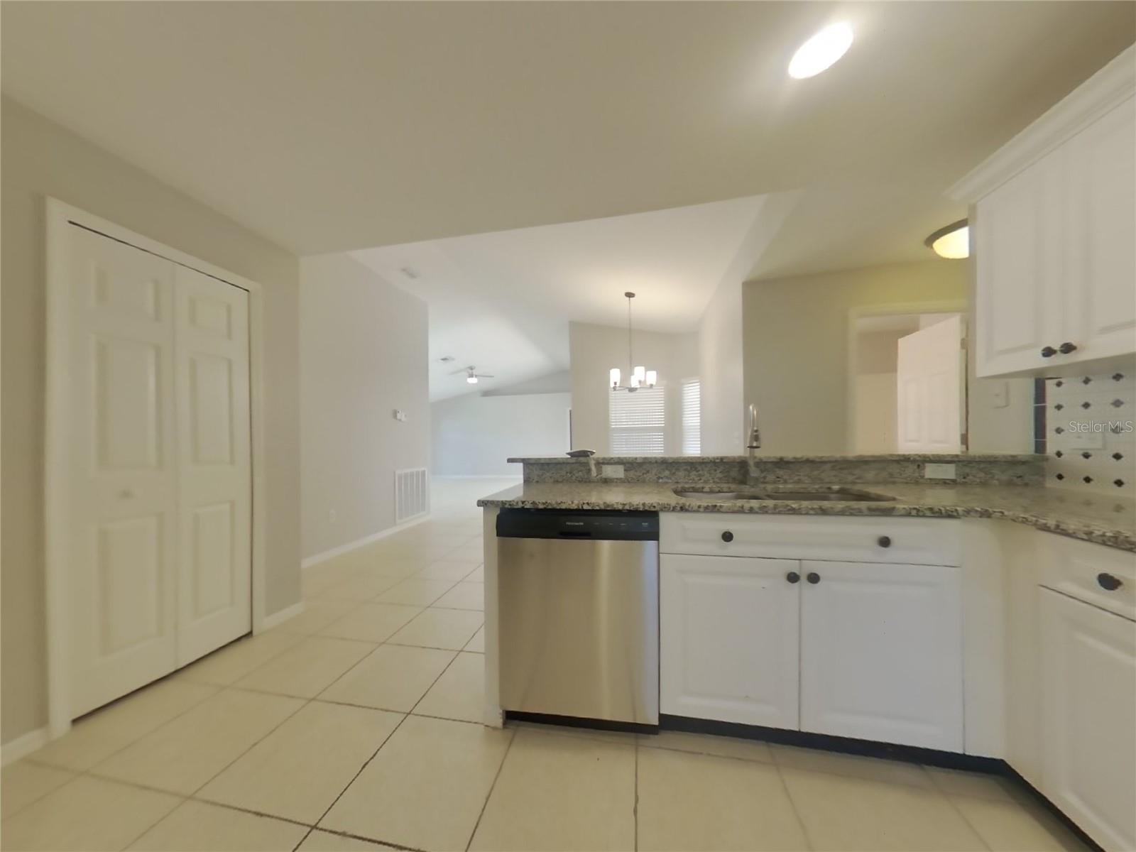Image 6 of 20 For 2740 Begonia Terrace
