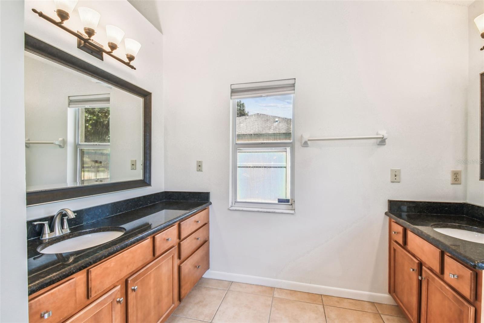 Image 14 of 72 For 10320 Ashley Oaks Drive