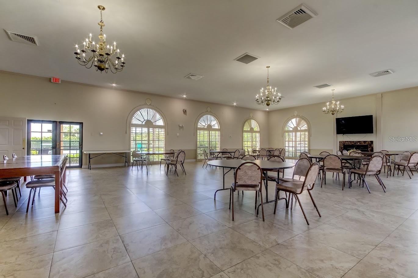 Image 41 of 50 For 6600 Sunset Way  508