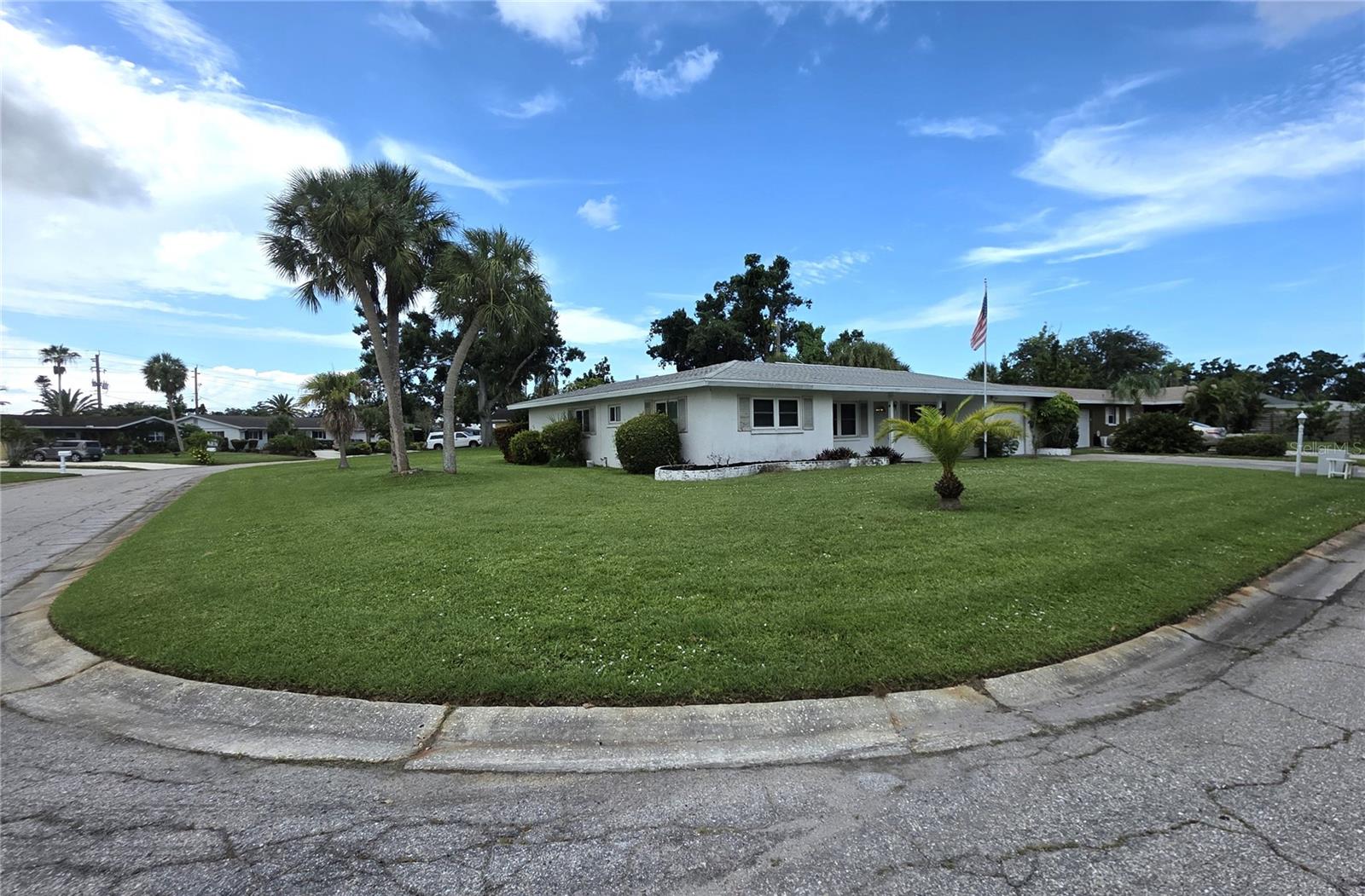 Image 2 of 17 For 3538 Fairview Drive