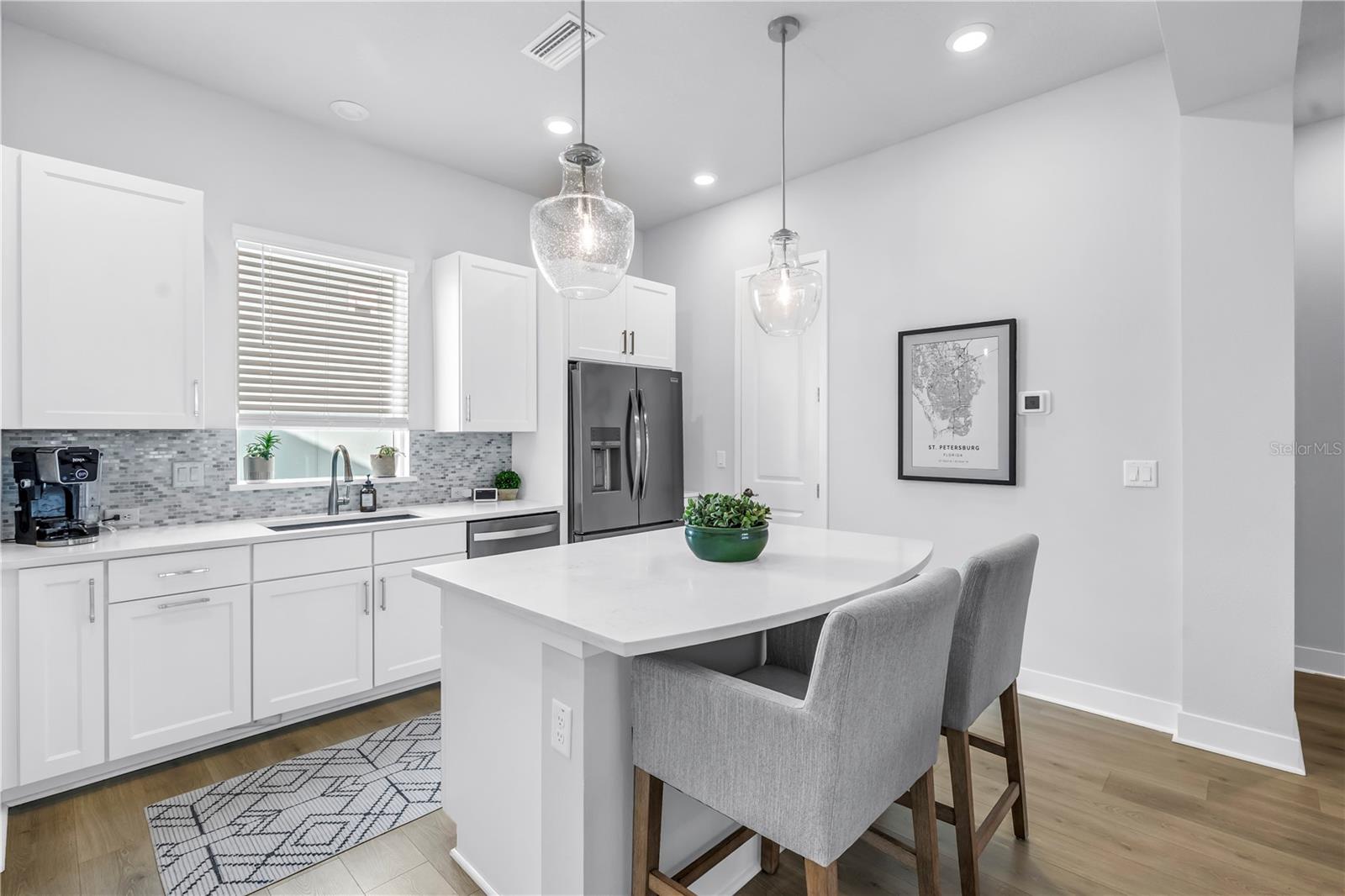 Image 20 of 65 For 2873 1st Avenue S