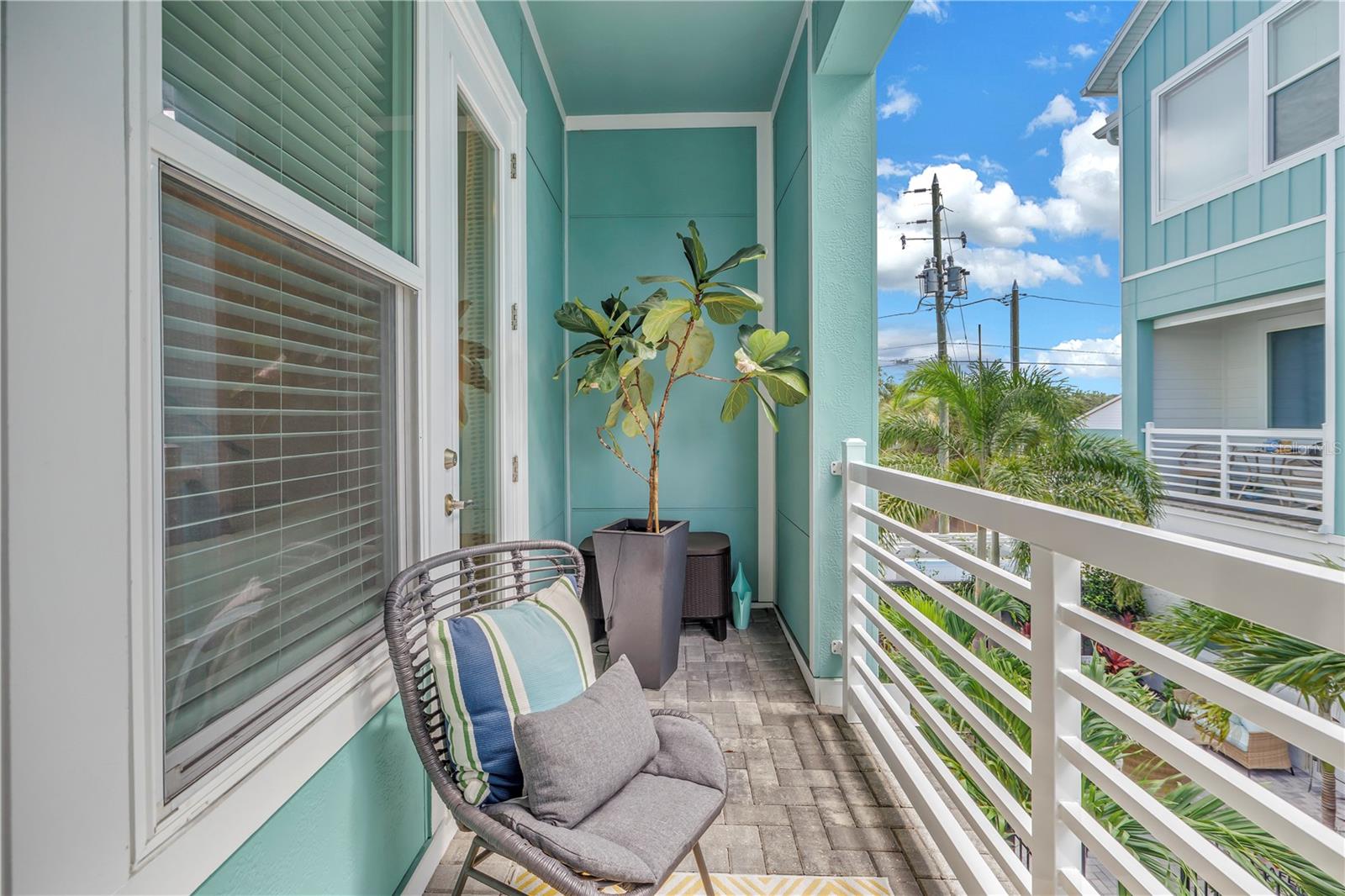 Image 38 of 65 For 2873 1st Avenue S