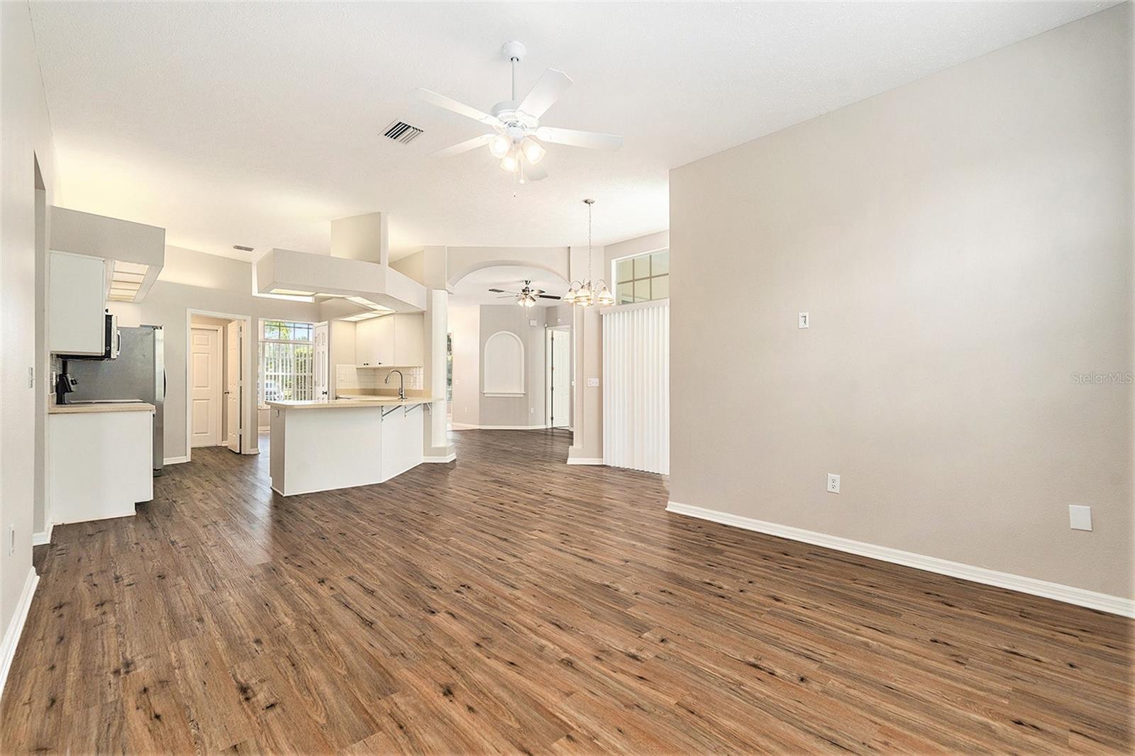Listing photo id 9 for 12031 Penzance Lane