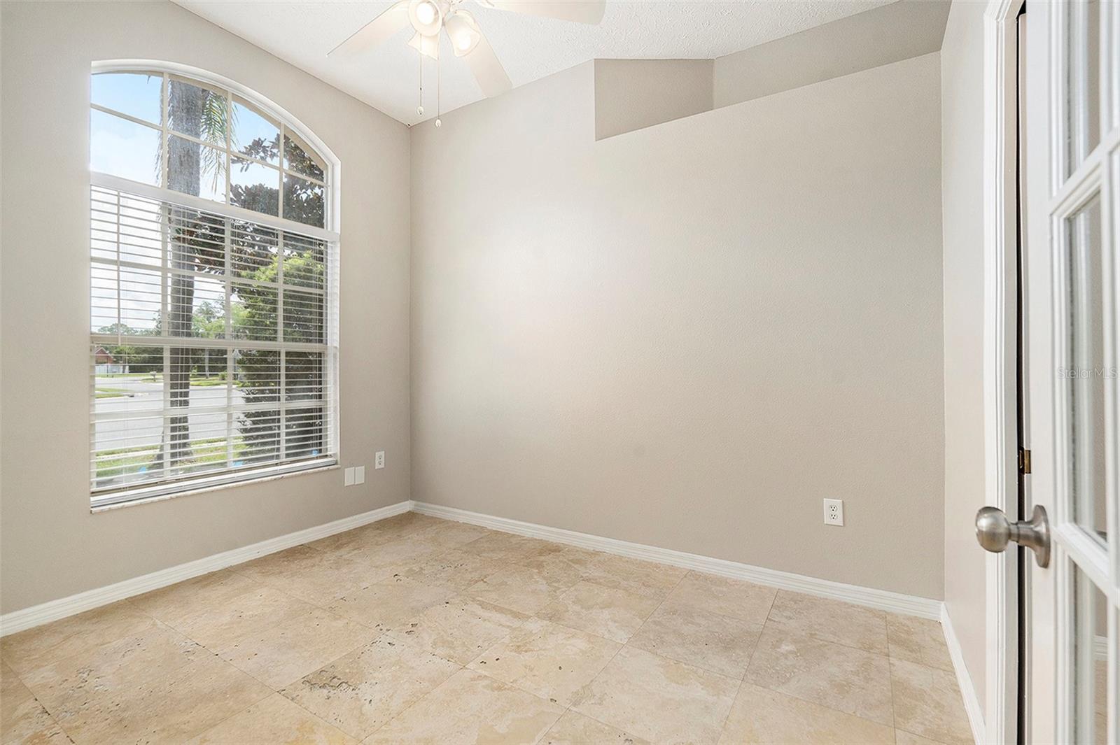 Listing photo id 14 for 12031 Penzance Lane