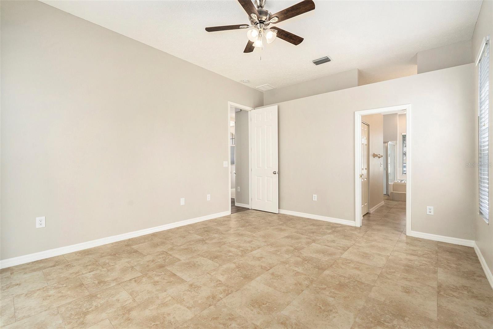 Listing photo id 20 for 12031 Penzance Lane
