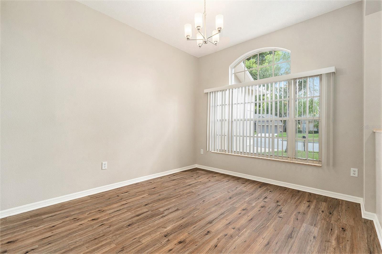 Listing photo id 4 for 12031 Penzance Lane