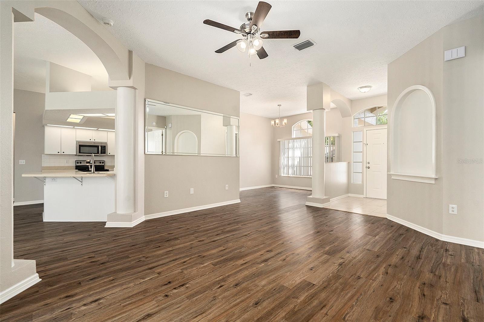 Listing photo id 5 for 12031 Penzance Lane