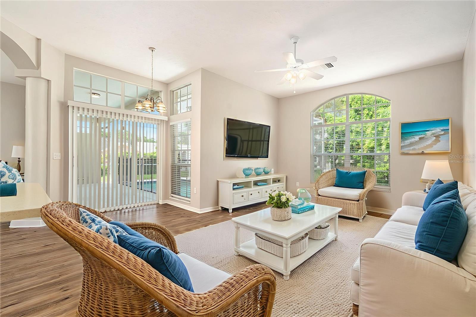 Listing photo id 7 for 12031 Penzance Lane
