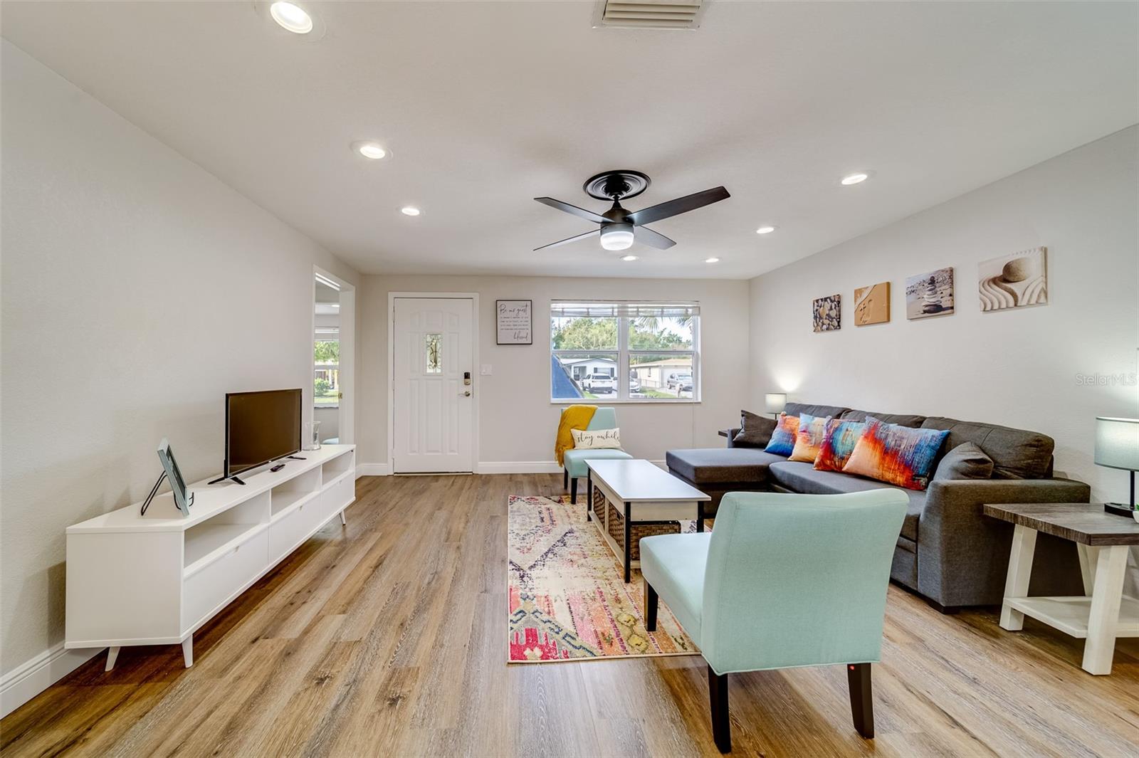 Image 11 of 36 For 11615 Leisure Lane W