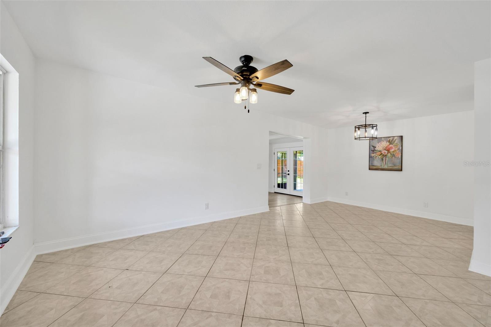 Image 4 of 32 For 9935 River Drive