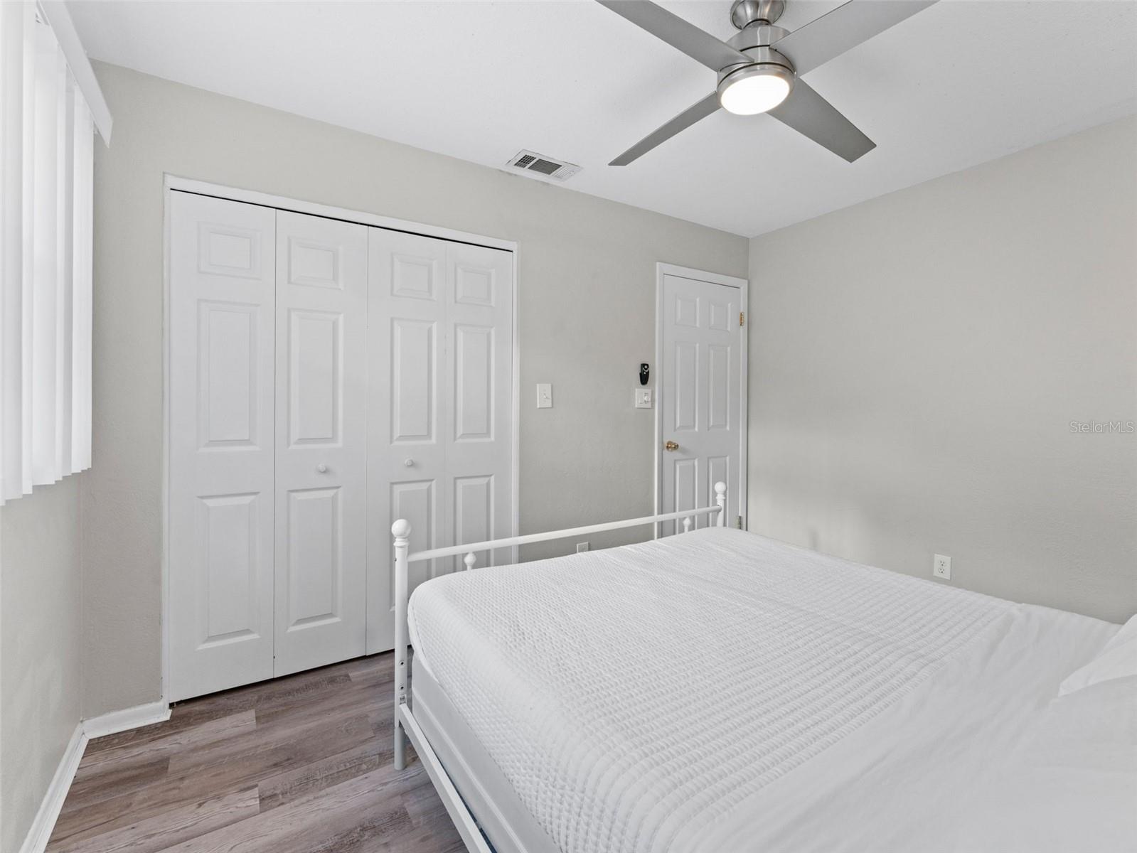 Listing photo id 32 for 13189 87th Avenue