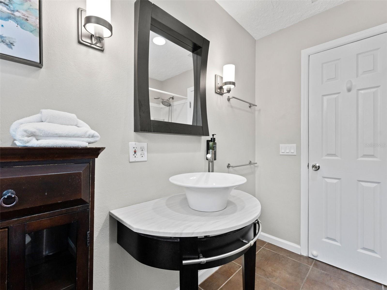 Listing photo id 34 for 13189 87th Avenue
