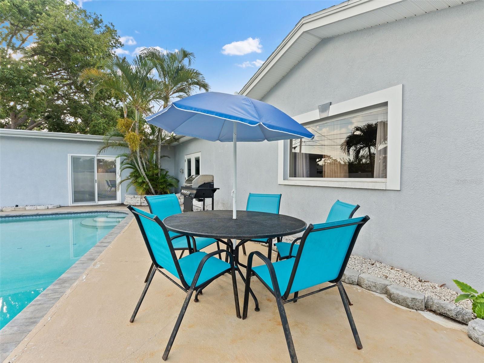 Listing photo id 45 for 13189 87th Avenue