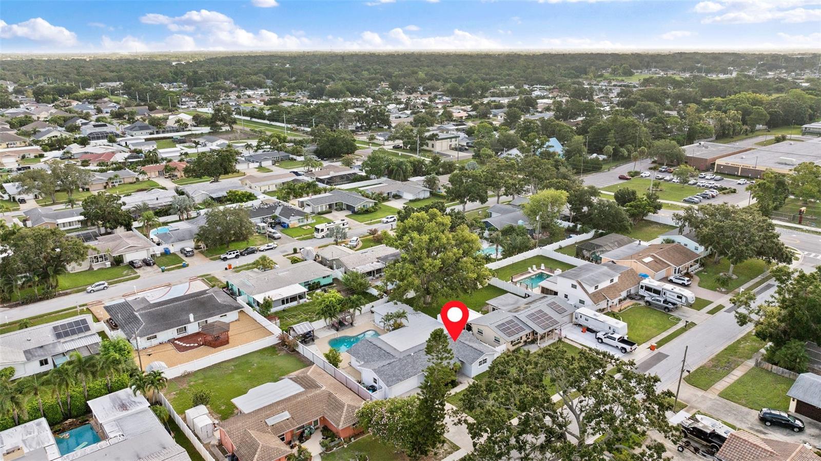 Listing photo id 46 for 13189 87th Avenue