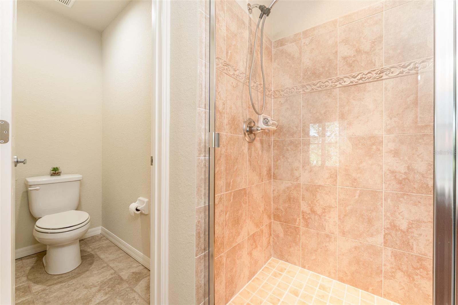 Image 11 of 35 For 212 Woodknoll Place