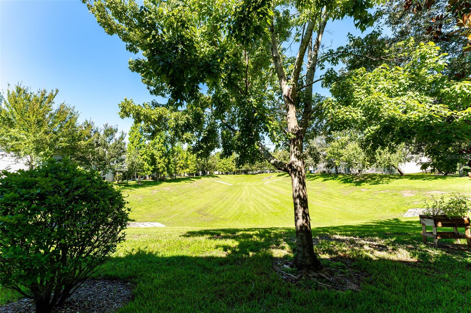Image 14 of 35 For 212 Woodknoll Place
