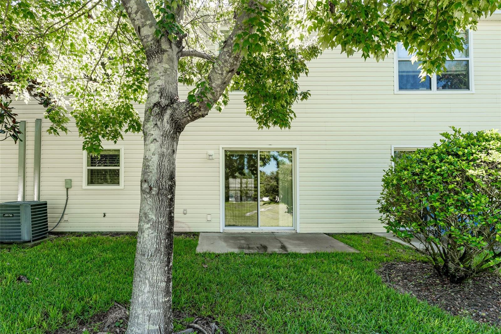 Image 15 of 35 For 212 Woodknoll Place