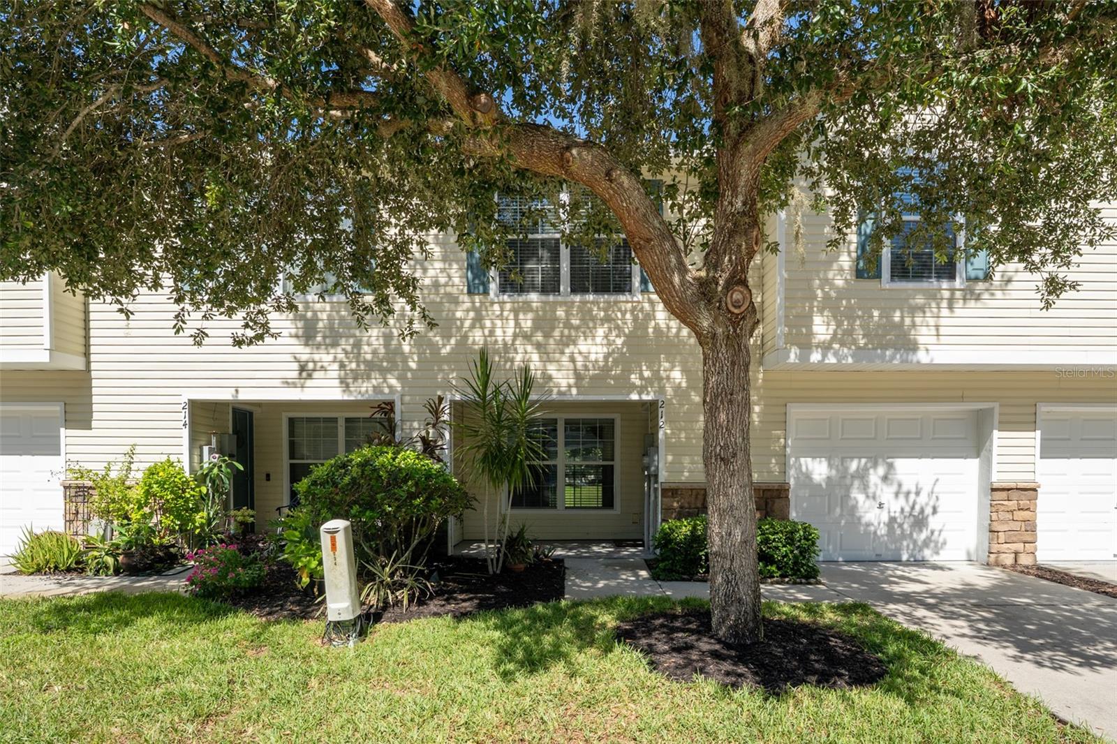 Image 2 of 35 For 212 Woodknoll Place