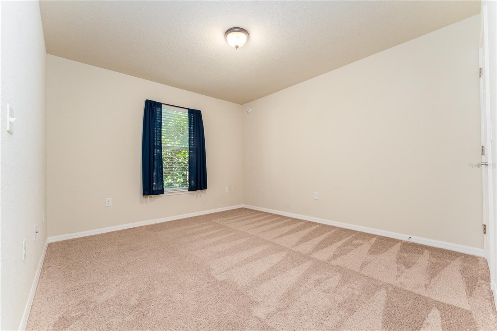 Image 24 of 35 For 212 Woodknoll Place