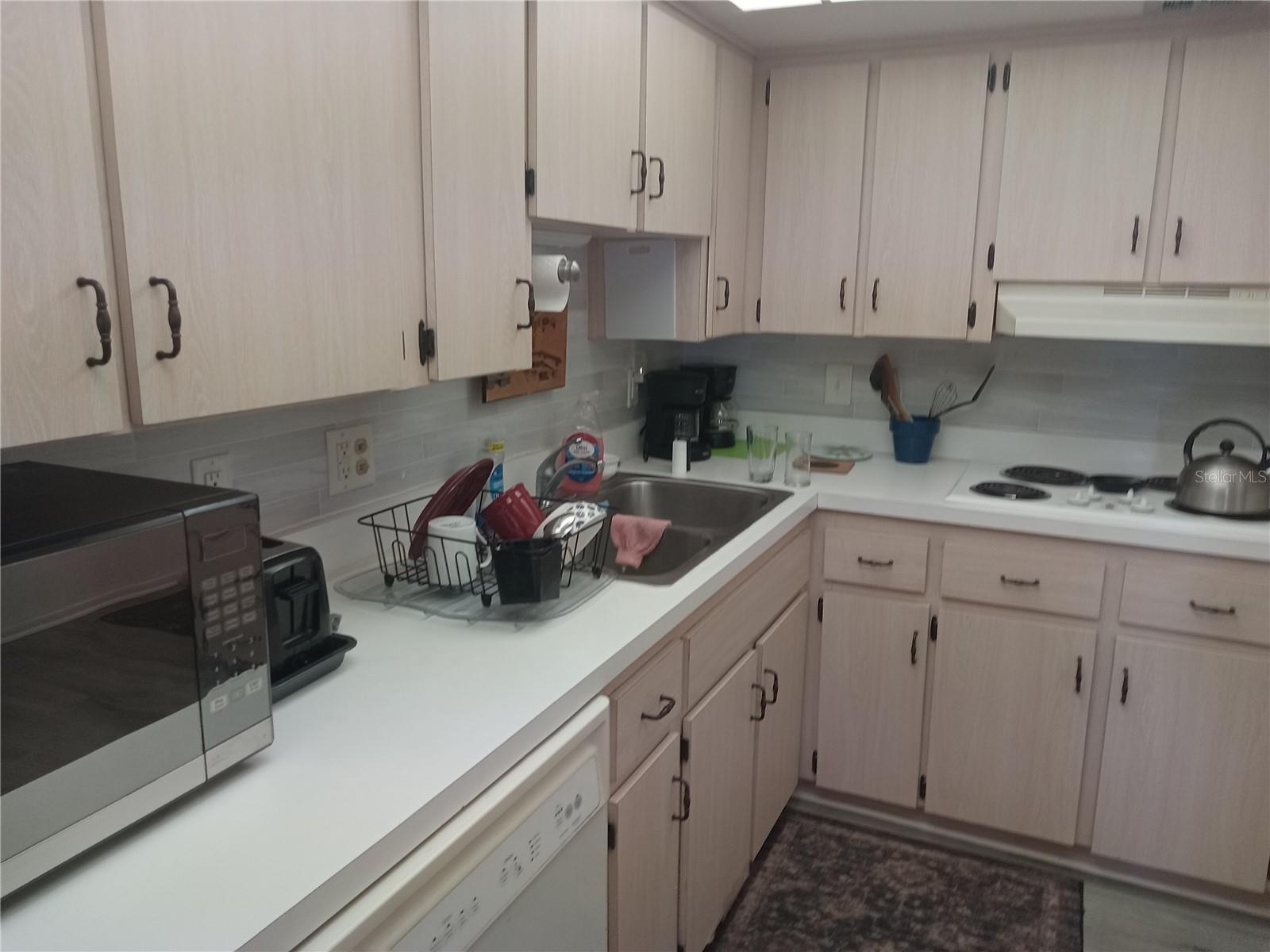 Image 16 of 58 For 2467 Finlandia Lane 27