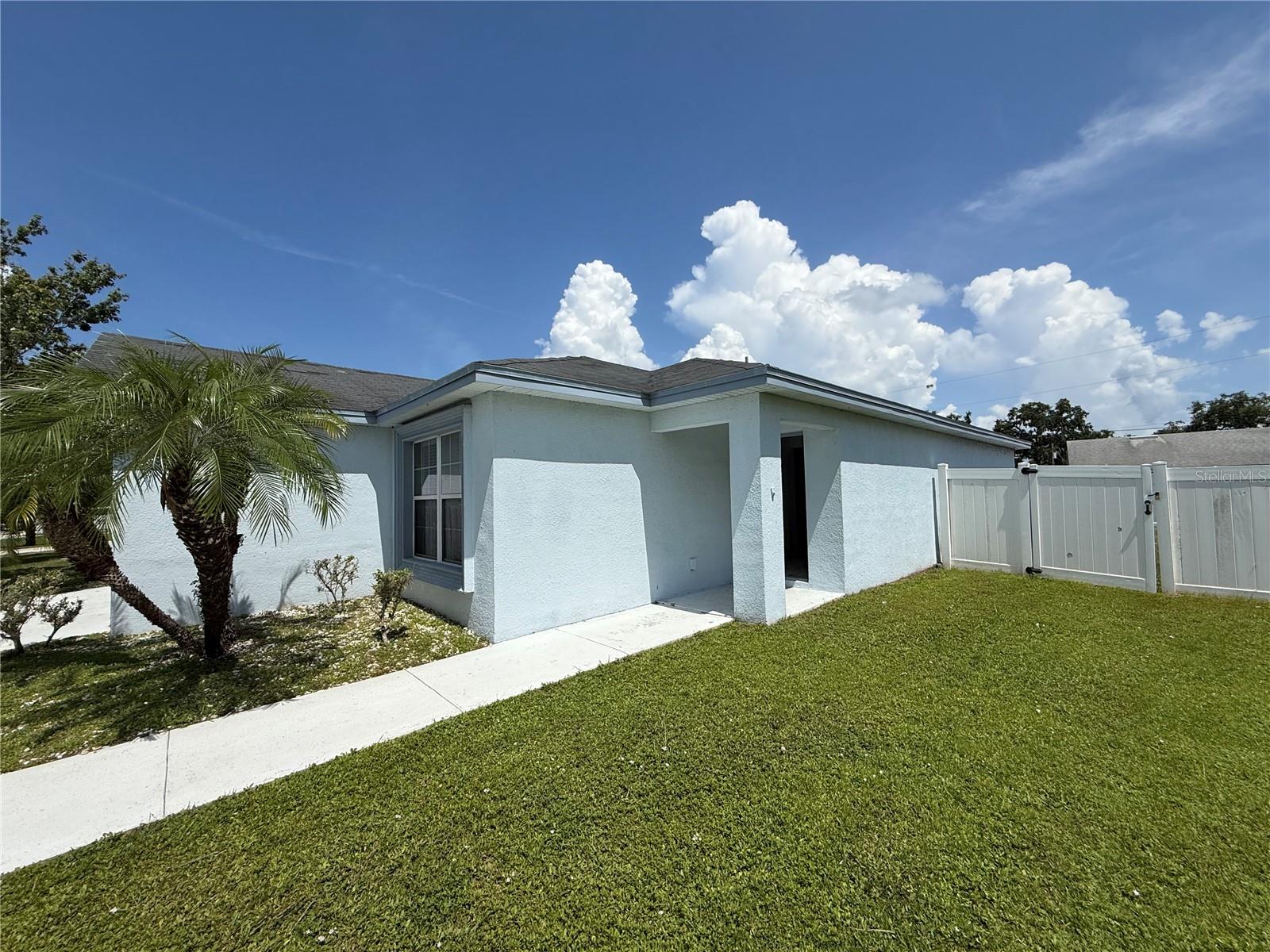 Image 3 of 12 For 1216 24th Street E