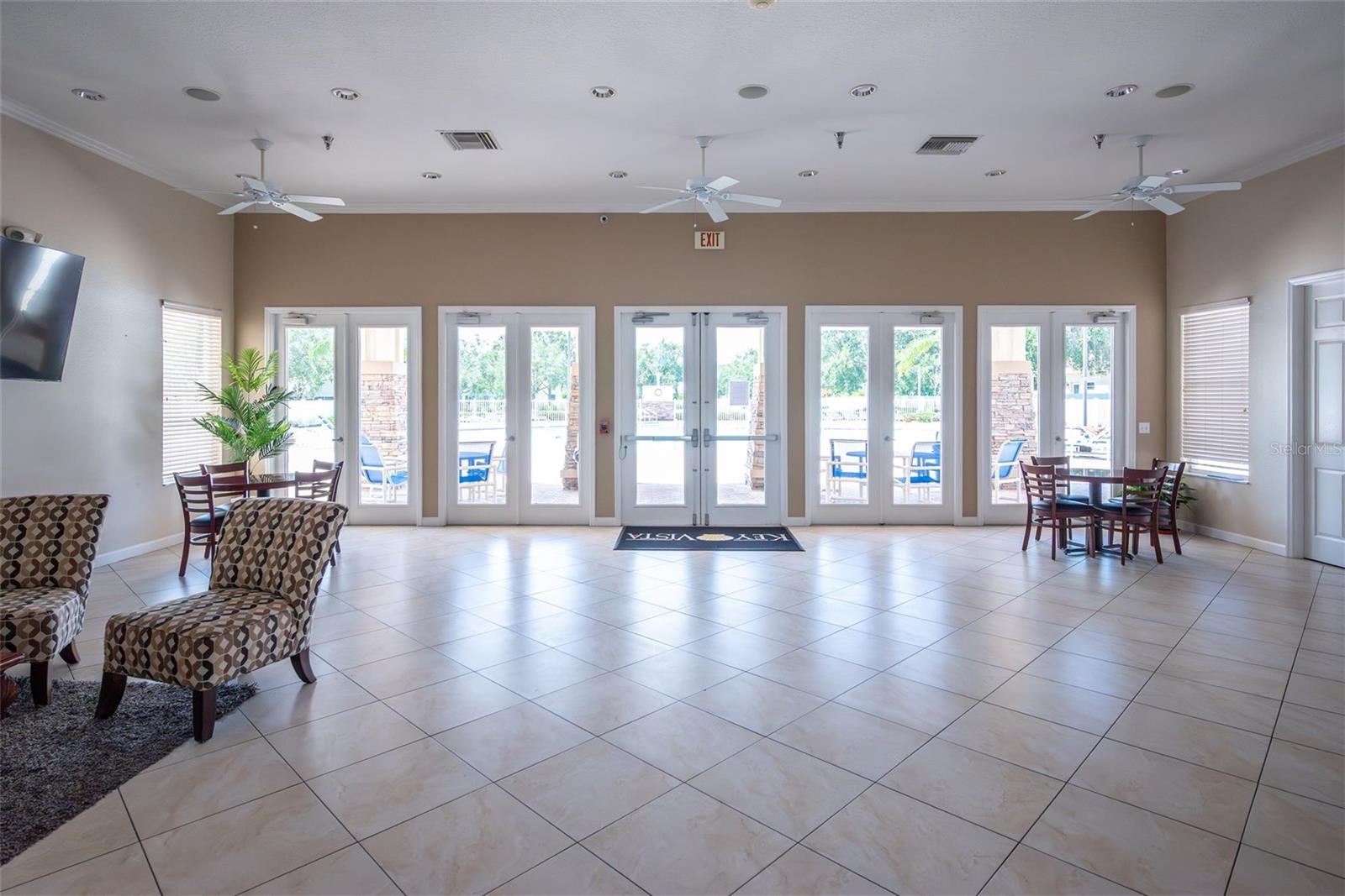 Listing photo id 31 for 2926 Walnut Grove Court