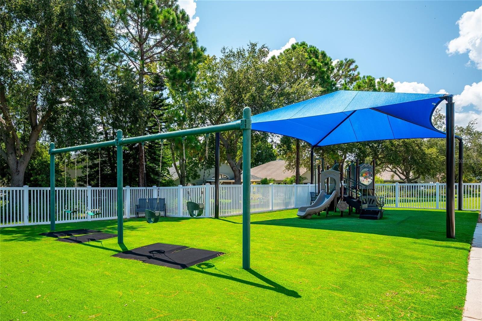 Listing photo id 32 for 2926 Walnut Grove Court