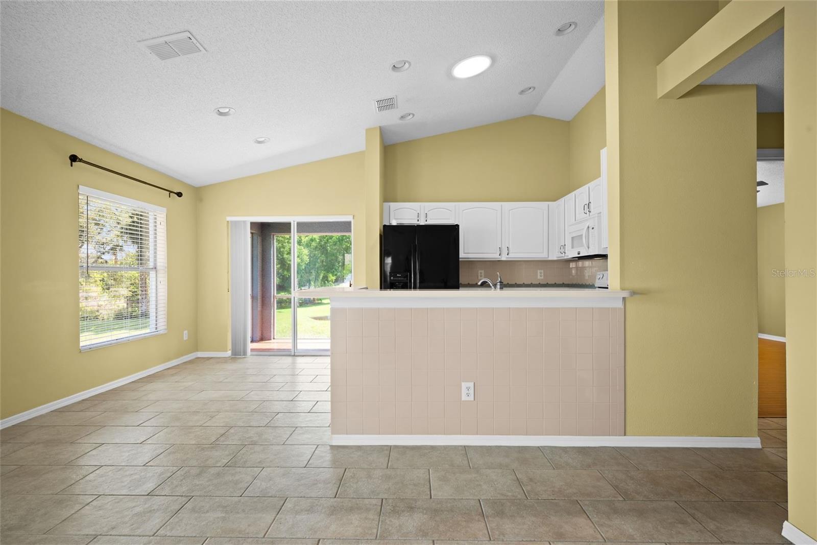 Listing photo id 2 for 2926 Walnut Grove Court