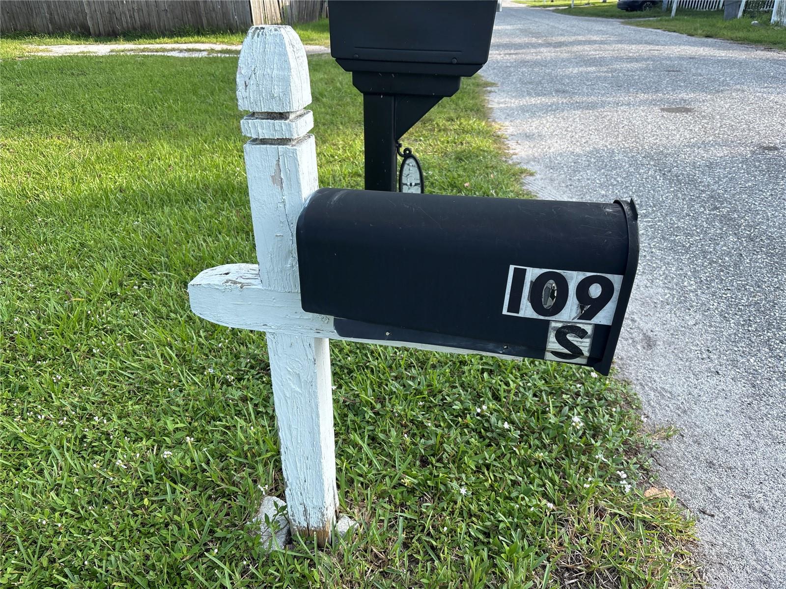Image 2 of 20 For 109 Verona Street S